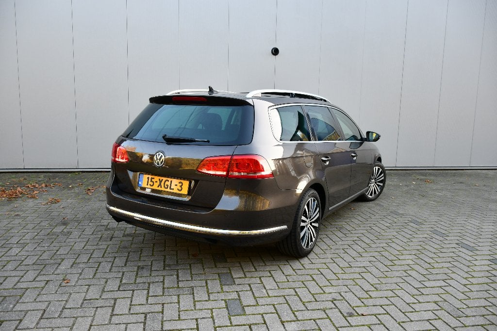 Volkswagen Passat 1.4 TSI Executive Highline DSG|Trekh|Pano, Auto's, Bruin, 122 pk, Origineel Nederlands, Particulier