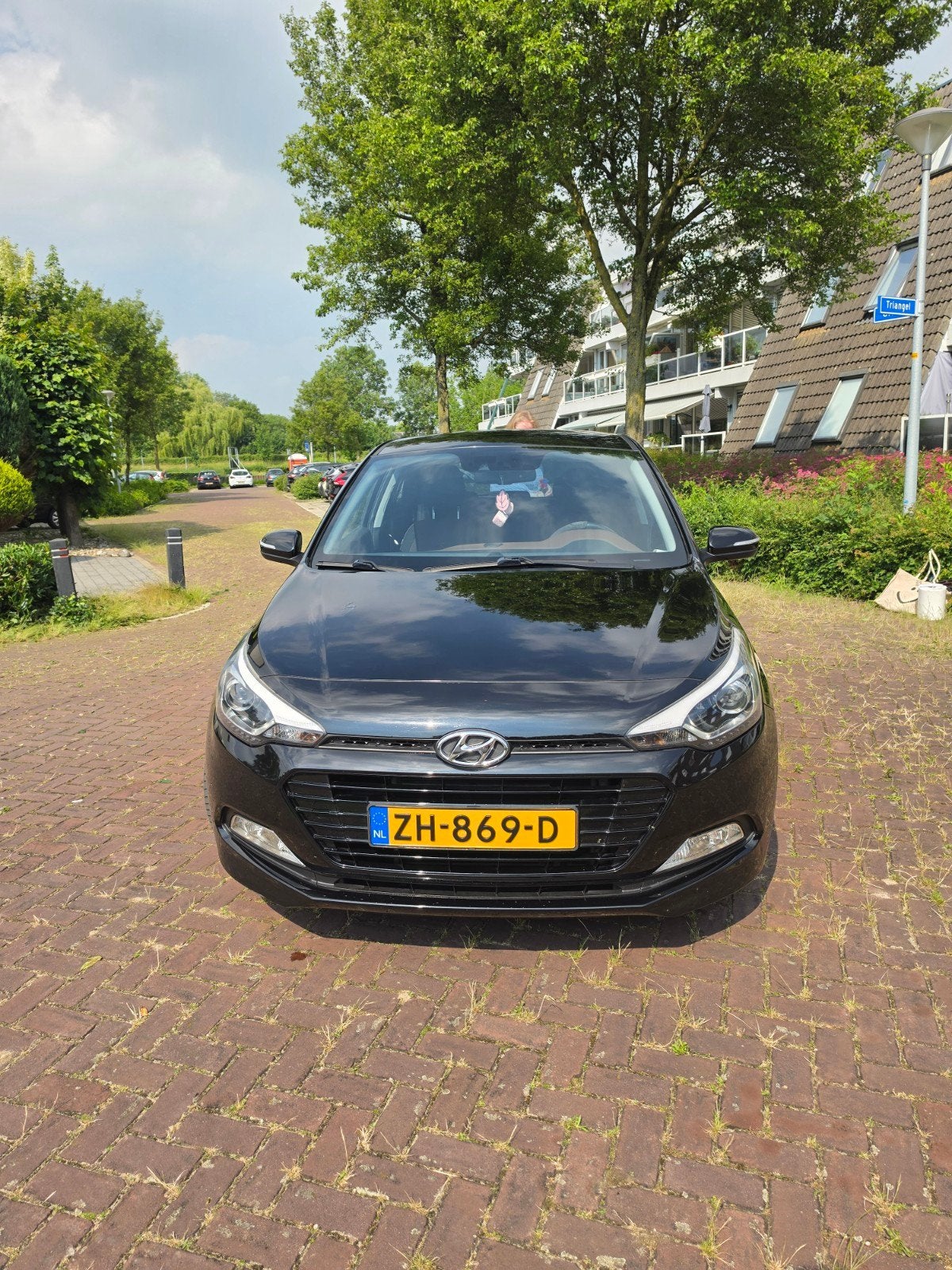 Hyundai i20 1.4 5-DRS AUT 2015 Zwart, 40 €/maand, 100 pk, Zwart, Bruin