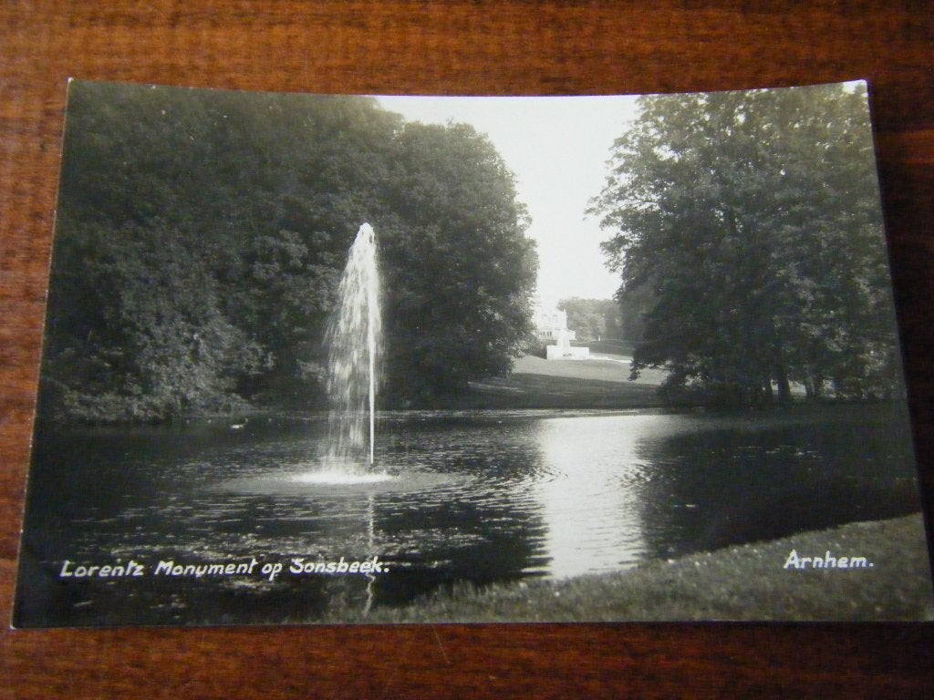A40 - Arnhem - Sonsbeek - Lorentz Monument- Mooi/Oud, Ophalen of Verzenden, 1940 tot 1960, Gelderland