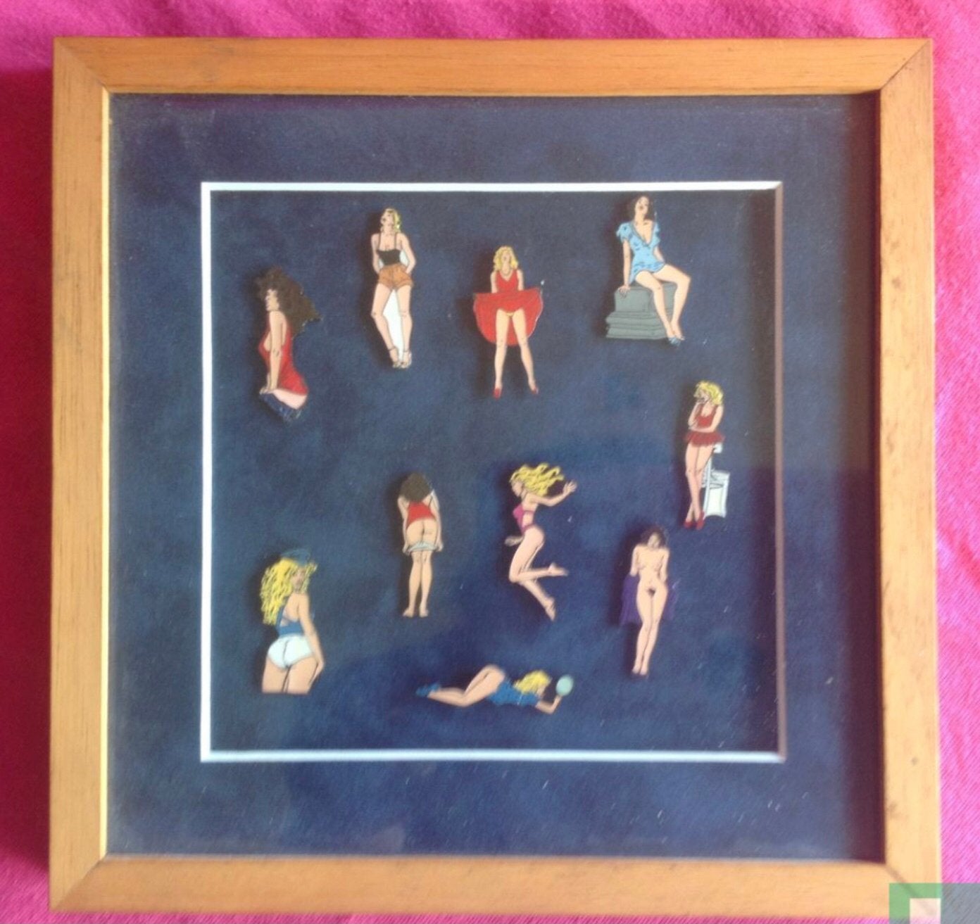 Pin up pins Milo Manara in lijst/ genummerd 10 stuks, Ophalen of Verzenden, Overige figuren, Nieuw, Overige typen