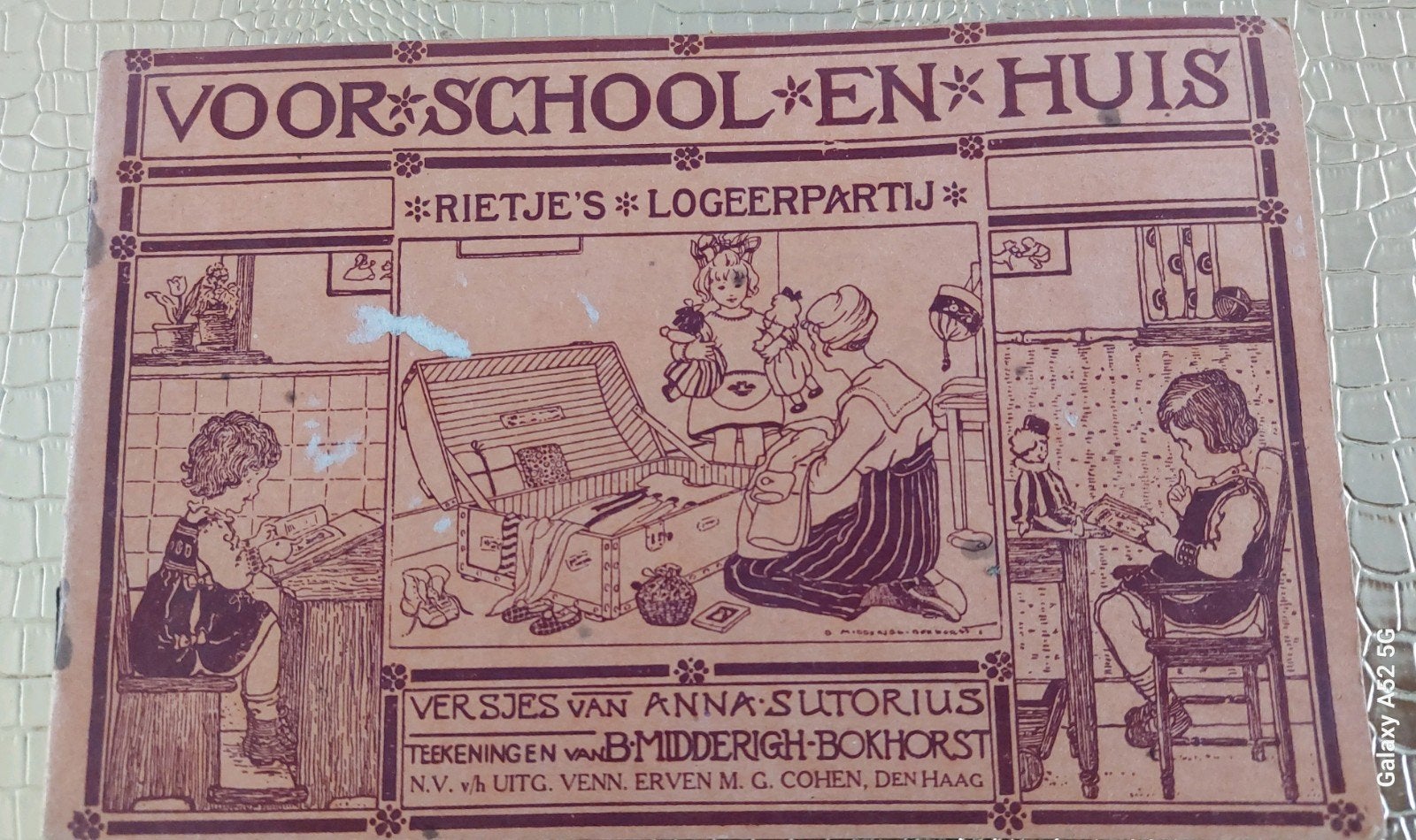 In de Wei - Versjes van Anna Sutorius (Vintage Kinderboek), Ophalen of Verzenden, Gelezen, Anna Sutorius, Fictie algemeen