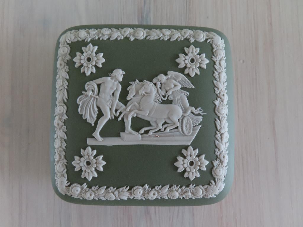Wedgewood jasperware salie groen, Antiek en Kunst, Ophalen of Verzenden