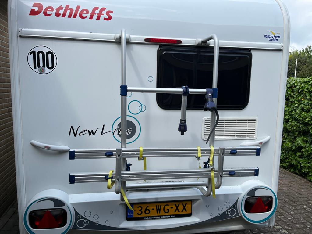 Dethleffs 420DB New Line 29 of 30 mei ophalen, Mover, Vast bed, Treinzit, Particulier