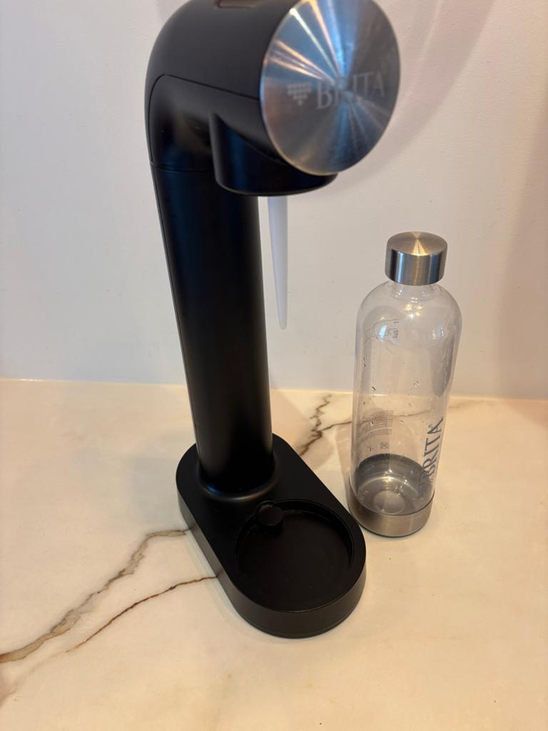 Brita sodaONE bruiswatermachine met petfles - Zwart, Witgoed en Apparatuur, Bruiswatermachines, Ophalen of Verzenden, Zo goed als nieuw