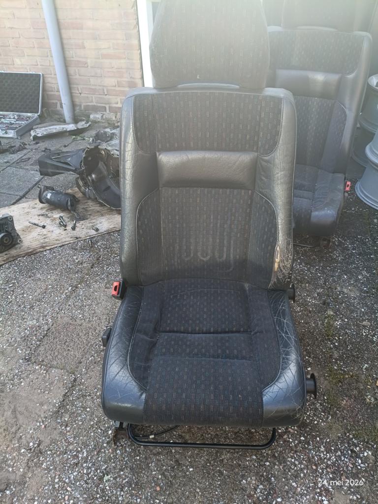Stoelen en achterbank 850 half leer en lederen achterbank, Auto-onderdelen, Ophalen