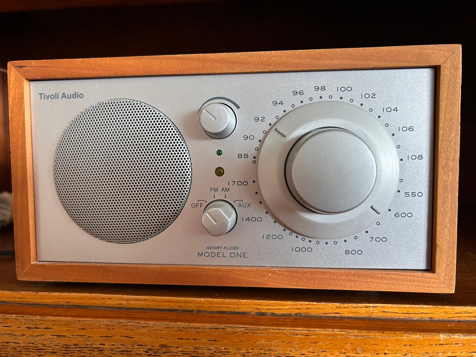 Tafelradio Tivoli Audio Model one, Audio, Tv en Foto, Radio's, Ophalen, Zo goed als nieuw