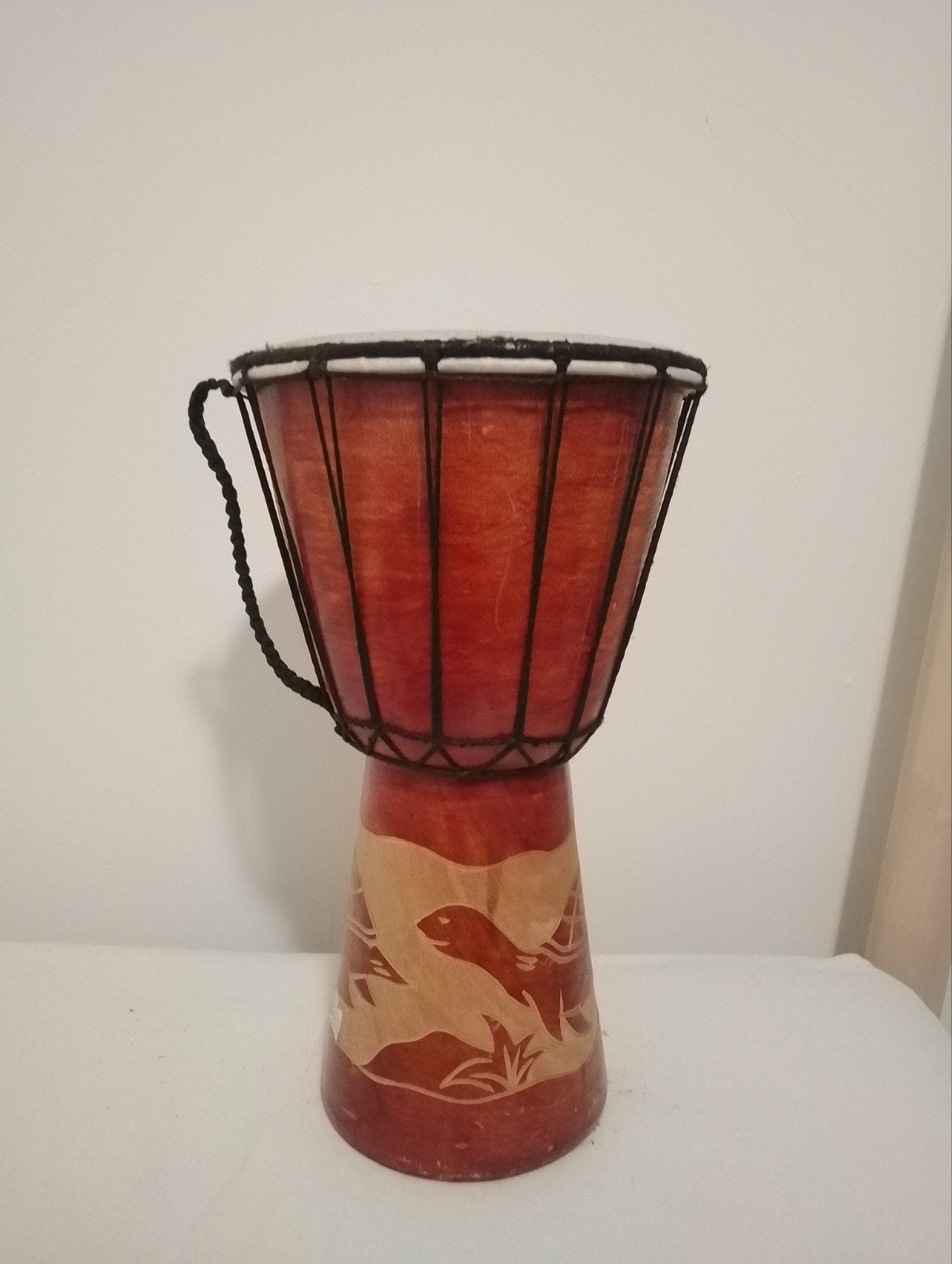 Z.S.M. WEG • Djembe Trommel met Unieke Gravering, Muziek en Instrumenten, Drumstellen en Slagwerk, Ophalen, Gebruikt, Overige merken