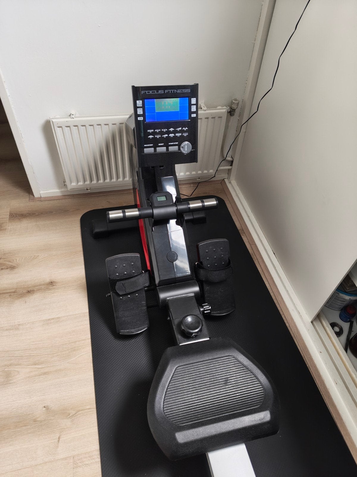 Focus Fitness Row 3 Roeitrainer - Zo goed als nieuw, Sport en Fitness, Fitnessapparatuur, Ophalen, Benen, Zo goed als nieuw, Metaal