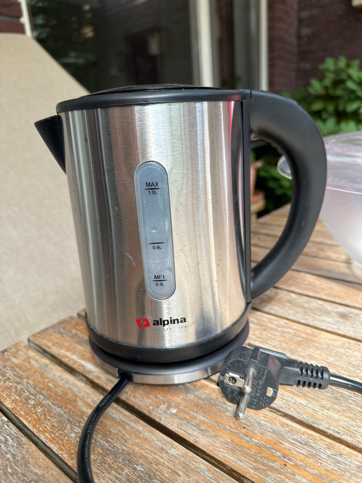 Compacte waterkoker 1L - Ideaal voor camping of kleine keuke, Witgoed en Apparatuur, Waterkokers, 1 tot 2 liter, Ophalen, Gebruikt