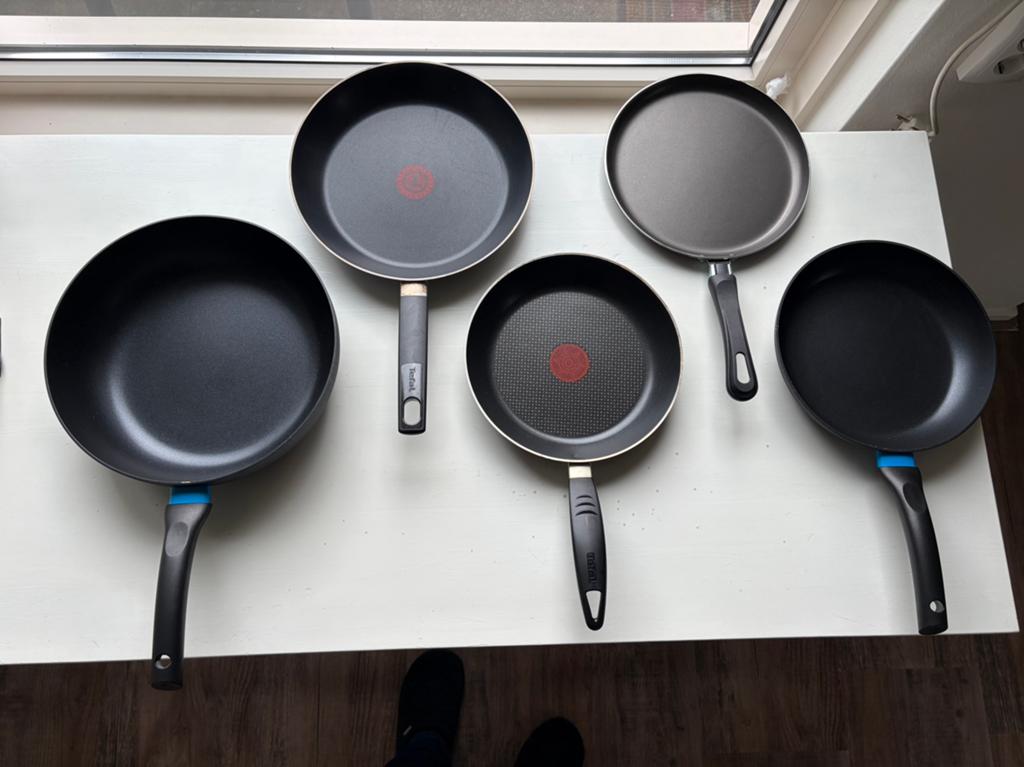 Diverse Koekenpannen: 2 Nieuw, 3 Gebruikt niet voor inducti, Huis en Inrichting, Keuken | Potten en Pannen, Ophalen, Gebruikt