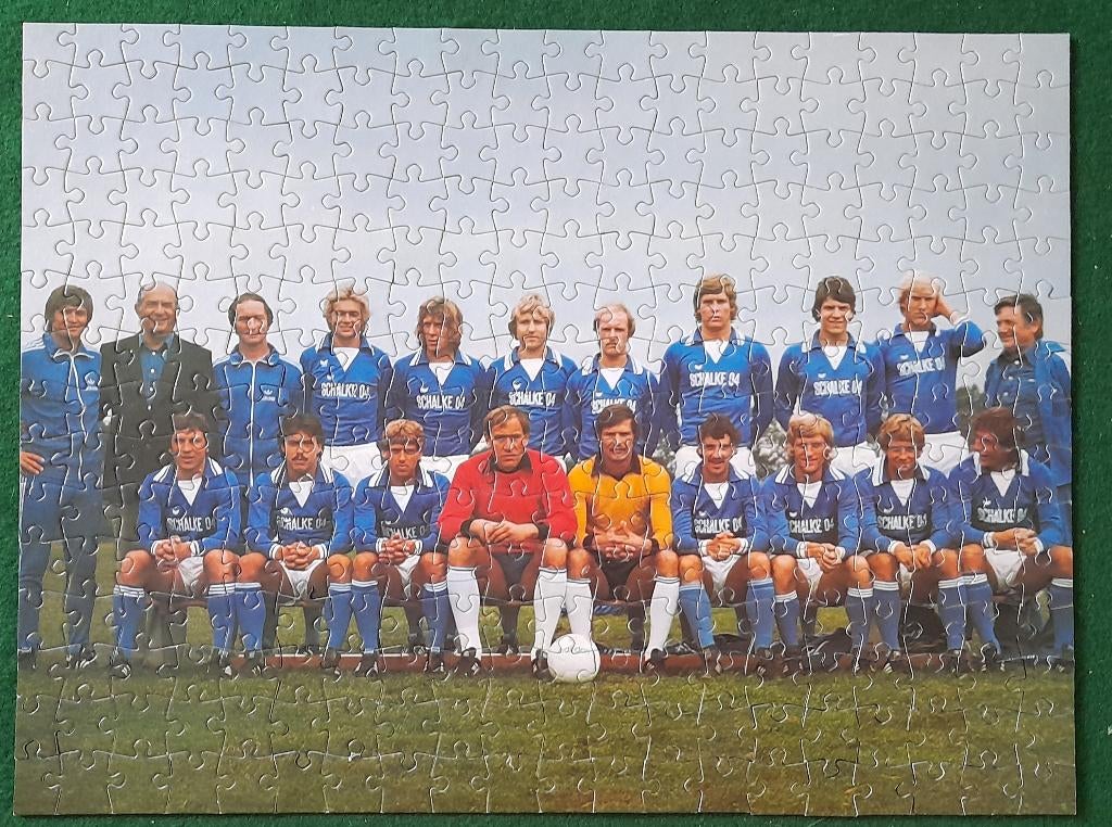 PUZZEL 300 stukjes van een voetbalploeg in koker, Ophalen of Verzenden, Minder dan 500 stukjes, Zo goed als nieuw