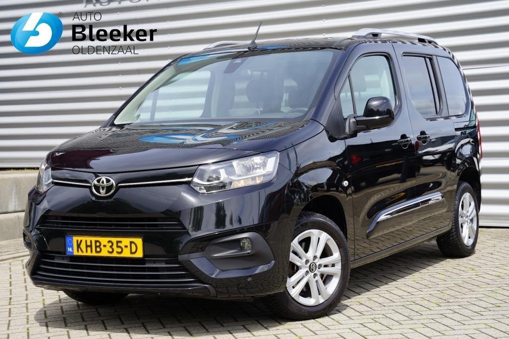 Toyota Proace City 1.2T 110Pk Verso Dynamic Fam. 5-pers Ecc, Voorwielaandrijving, Stof, Gebruikt, 1341 kg
