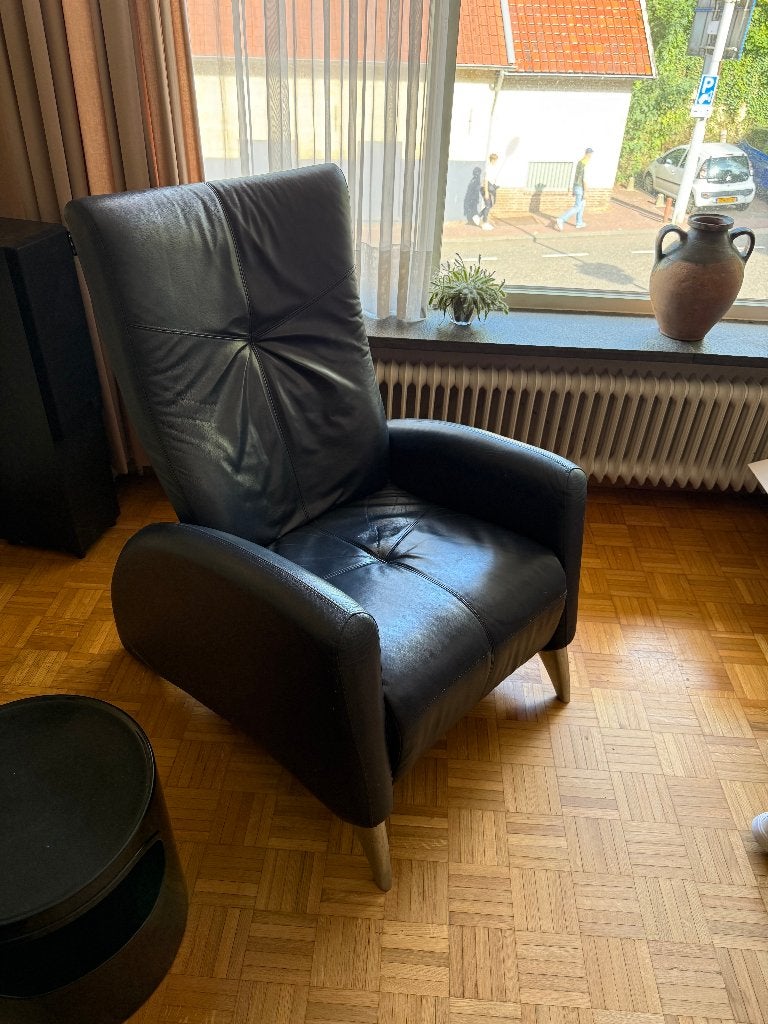 Leren relaxfauteuil met uitklapbare voetensteun, Huis en Inrichting, Fauteuils, Ophalen, Gebruikt, 50 tot 75 cm, Leer