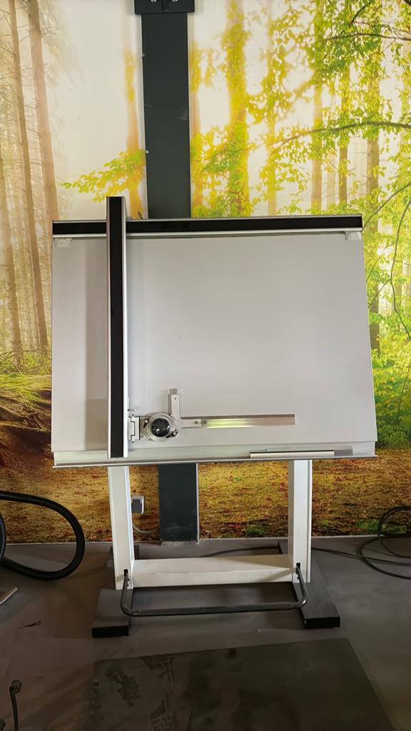 Verstelbare tekentafel tekoop, Doe-het-zelf en Verbouw, Tekentafels, Ophalen, Zo goed als nieuw, Minder dan 130 cm