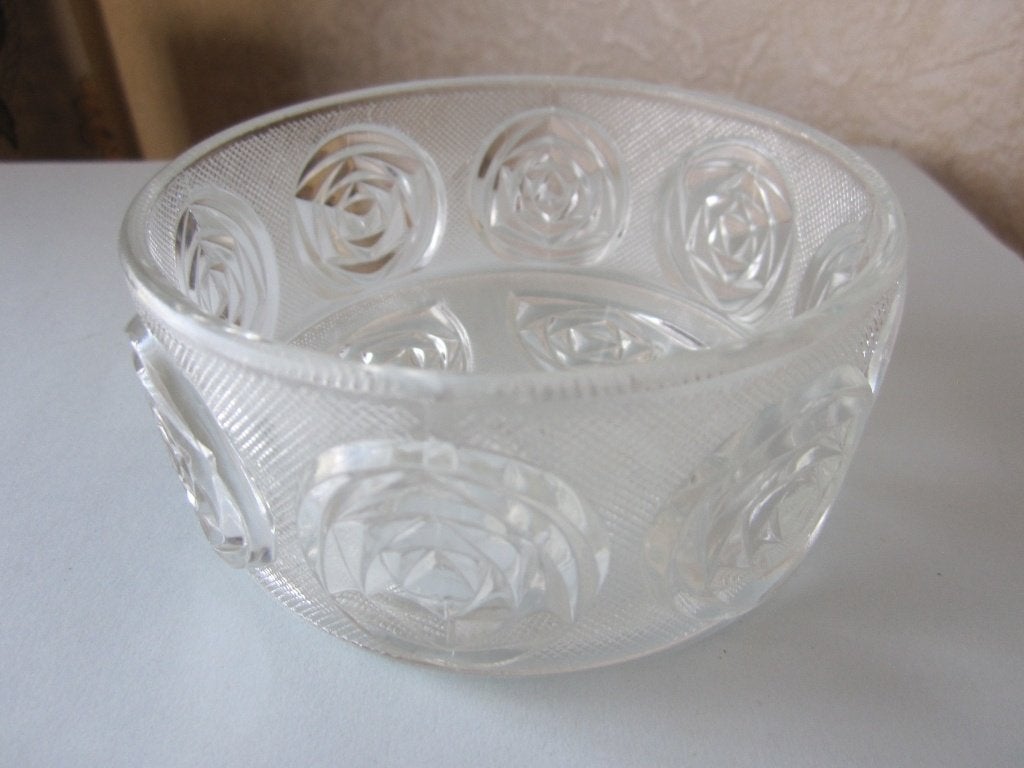 Oberglas Austrian glas bowl - Mackintosh style rose pattern, Verzenden