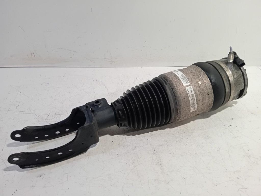 Veerpoot links voor Porsche Cayenne, Onderdelen@venauto.nl, Van der Ven Autorecycling B.V., Gebruikt, Ettenseweg 76, 4706 PB Roosendaal, The Netherlands