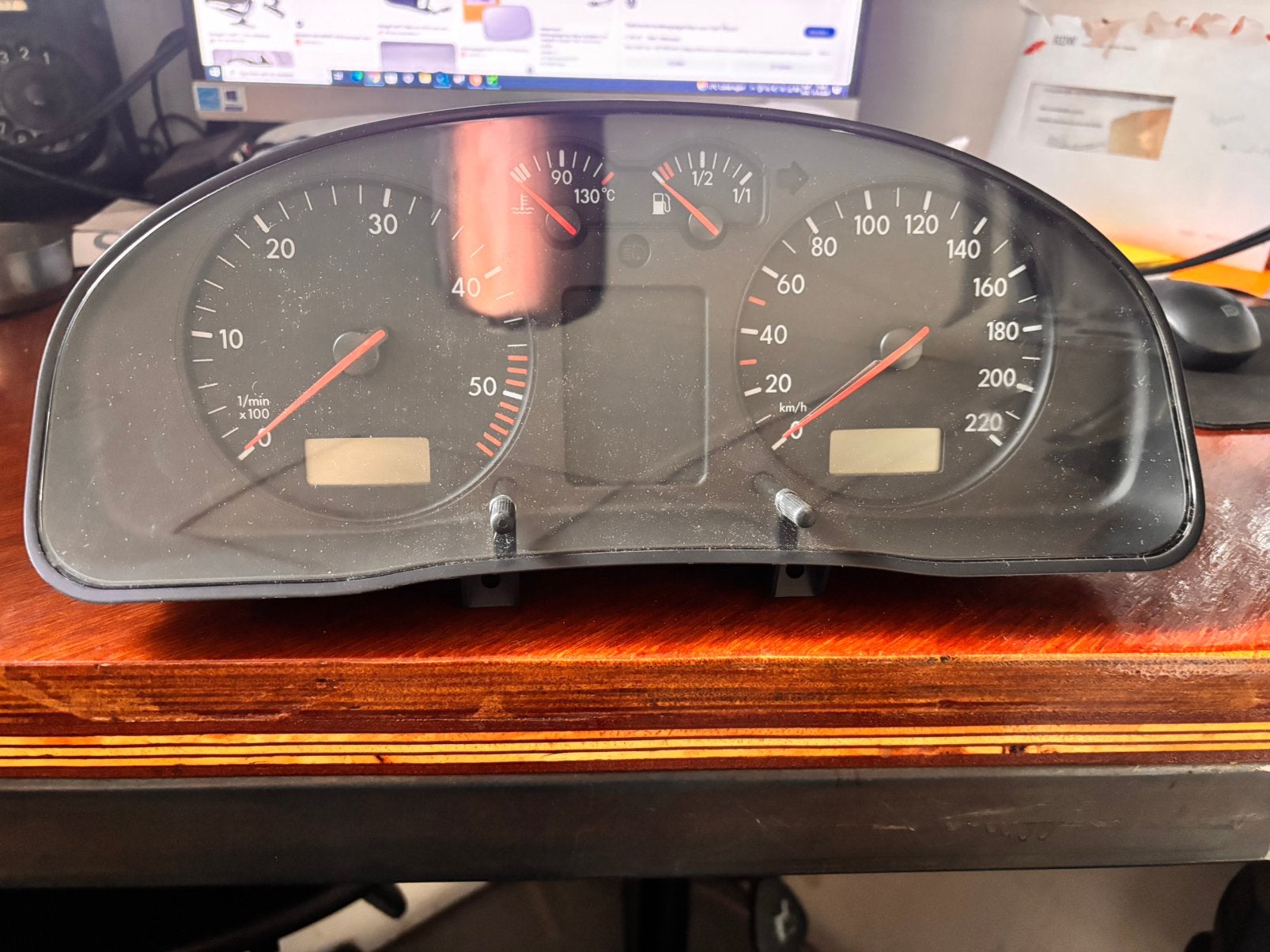 Vw passat 3b instument cluster kilometer teller, Auto-onderdelen, Ophalen of Verzenden, Nieuw, Volkswagen