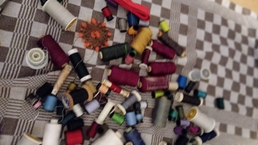 Naaigaren div klosjes en kleuren, Ophalen of Verzenden, Zo goed als nieuw, Garen of Naald(en)