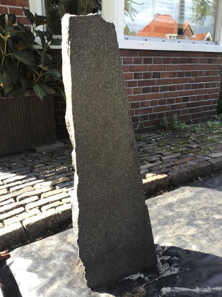 Massieve granieten pilaar/obelisk voor tuin of decoratie, Ophalen, Gebruikt, Steen, Overige typen