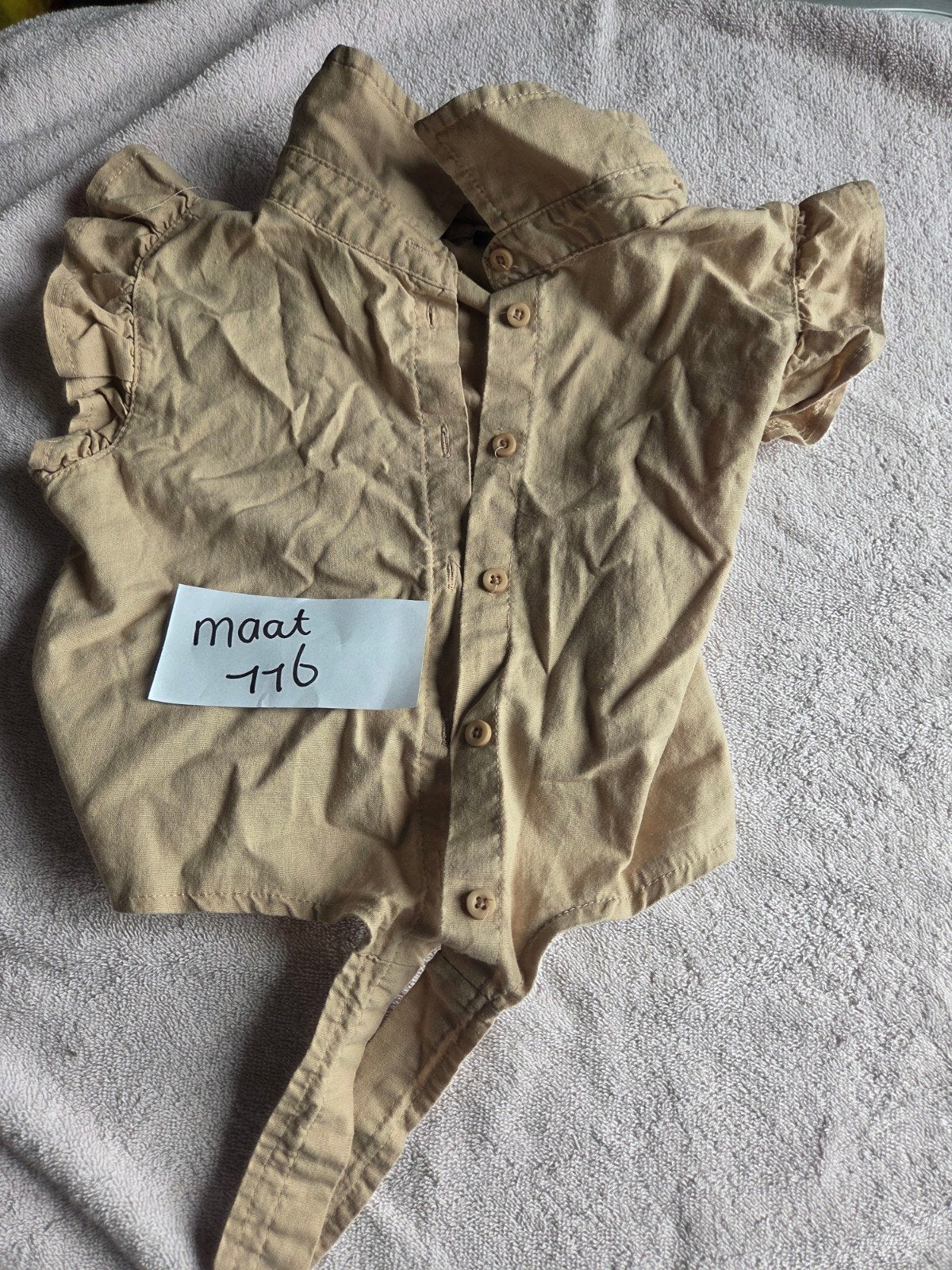 Schattig beige blouseje maat 74/80, Meisje, Overhemd of Blouse, Ophalen of Verzenden, Zo goed als nieuw