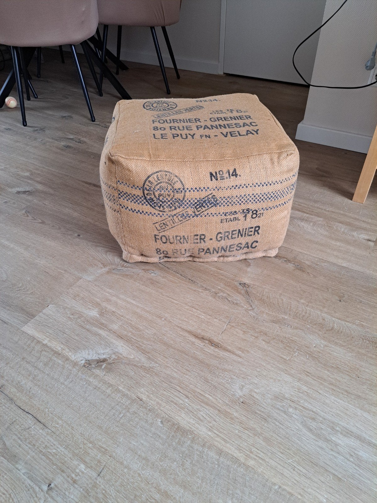 Jute poef 50x50 cm - Zo goed als nieuw, Huis en Inrichting, Banken | Voetenbanken en Poefen, Ophalen, Overige materialen, Zo goed als nieuw