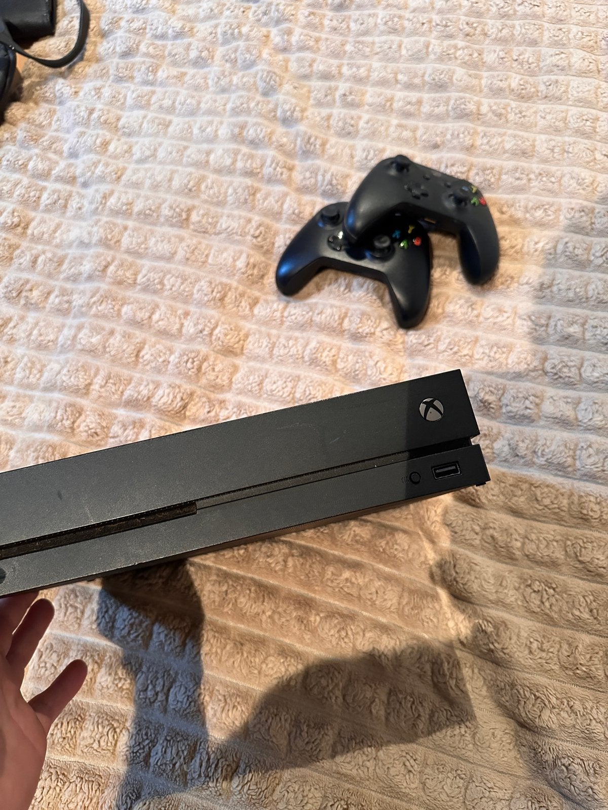 Xbox One X 1TB met 2 controllers, Met 2 controllers, Ophalen of Verzenden, Zo goed als nieuw, 1 TB