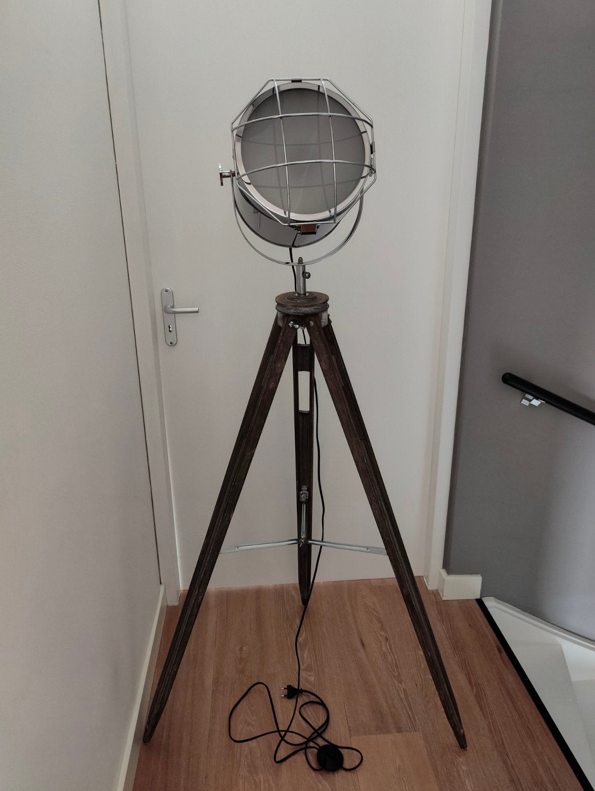 Zgan. Vintage Studio Lamp op Statief - Industriële Stijl, Zo goed als nieuw, 150 tot 200 cm, Industrieel, Vintage, Retro, Hout