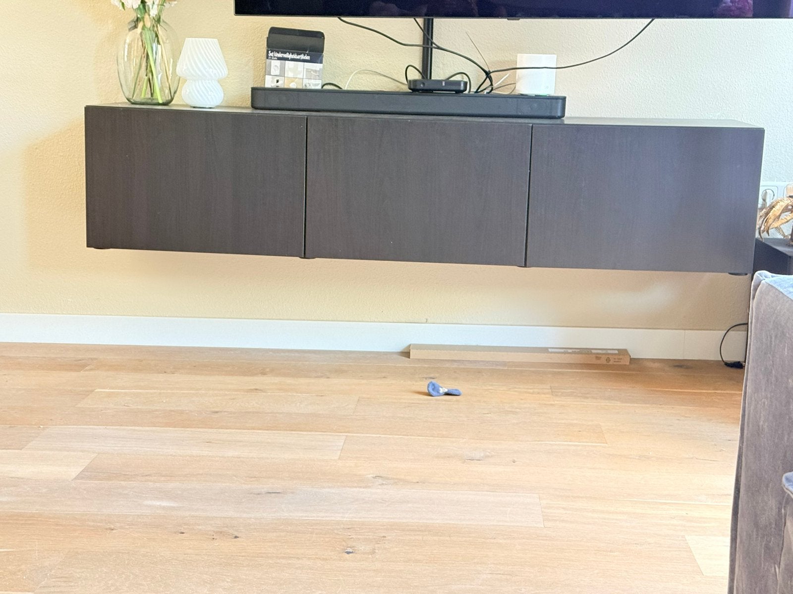 ikea besta zwartbruin  tv meubel, Ophalen, 150 tot 200 cm, Zo goed als nieuw, Minder dan 100 cm