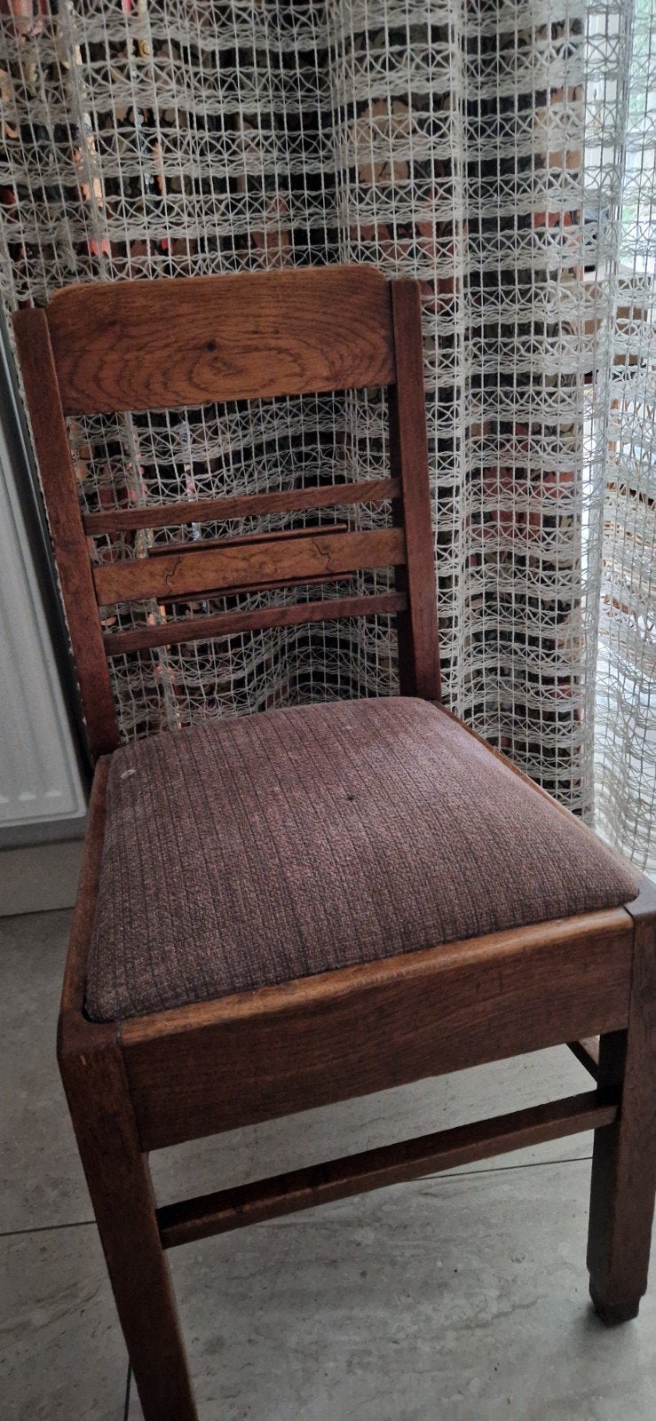 Set van 2 Vintage Bruine Kerkstoelen, Antiek en Kunst, Ophalen