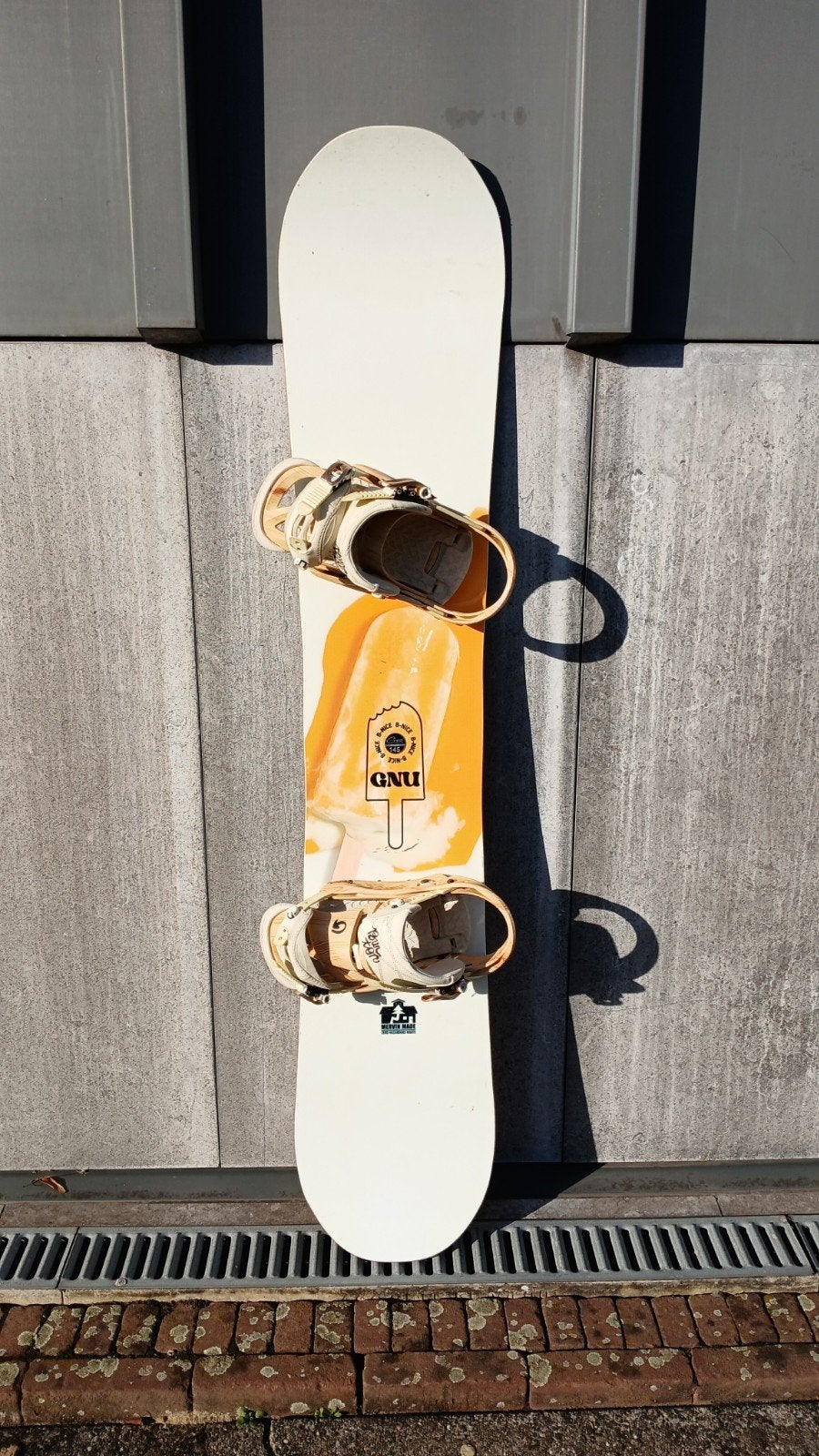 Zo goed als nieuwe GNU B-Nice snowboard met Burton bindingen, Ophalen of Verzenden, Zo goed als nieuw, Nb, Nb