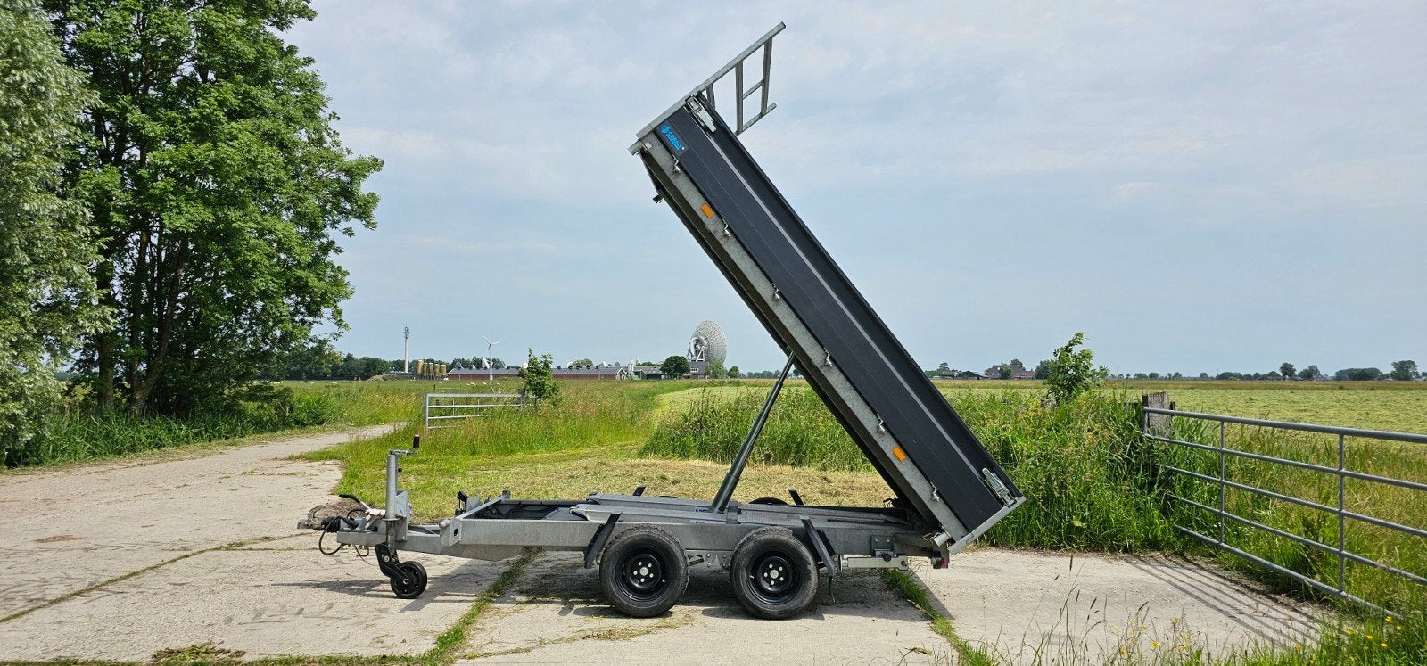 Hapert Cobalt + , 3 zijdige kipper 3500 kg in nieuwstaat, Auto diversen, Aanhangers en Bagagewagens, Ophalen of Verzenden, Zo goed als nieuw