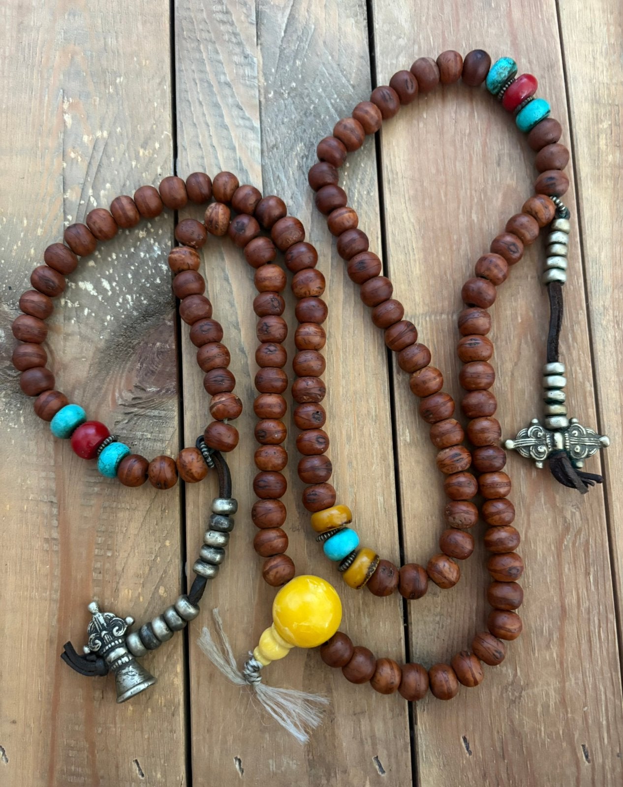 Authentieke naga mala uit Bhutan, Ophalen of Verzenden, Overige materialen, Ketting