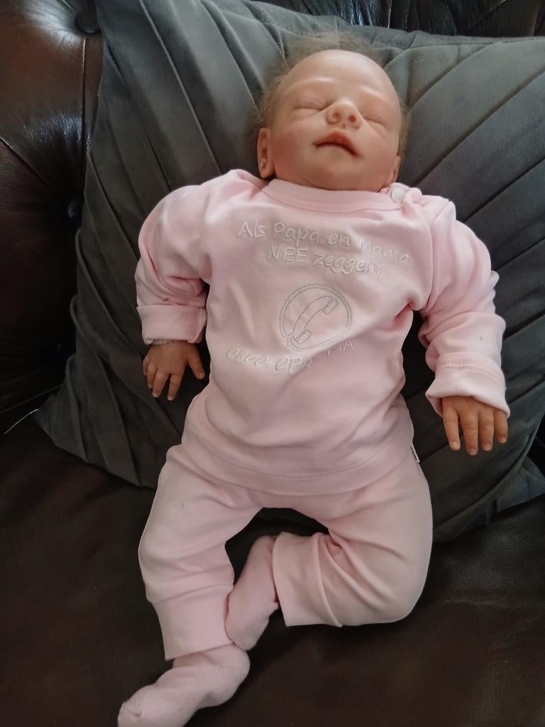 Reborn Babypop - Slapend Meisje - met certificaat, Verzamelen, Ophalen of Verzenden, Zo goed als nieuw, Babypop