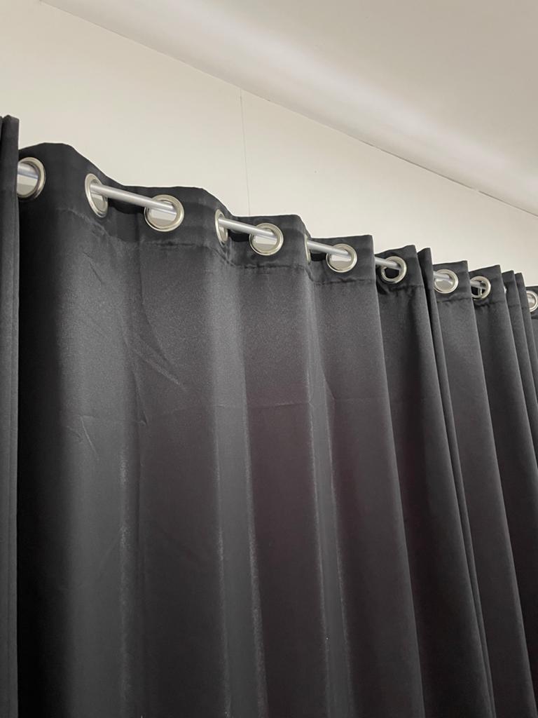 Zwarte verduisterende gordijnen met ringen, Ophalen, Zwart, Zo goed als nieuw, 200 cm of meer