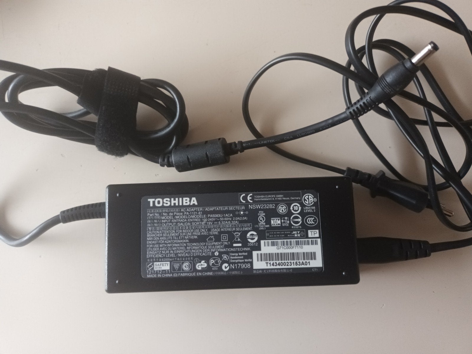 Toshiba laptop accu oplader lader PA5083U-1ACA 19VOLT 6,32 A, Computers en Software, Laptop-opladers, Ophalen of Verzenden, Zo goed als nieuw