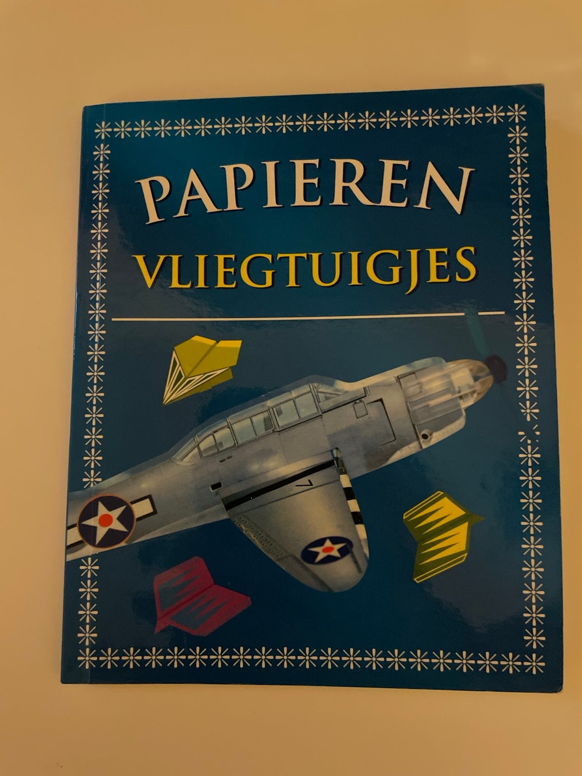 Papieren Vliegtuigjes Boek - Hobbyboek voor Jong en Oud, Ophalen of Verzenden, Gelezen, Scrapbooking en Knutselen, Geschikt voor kinderen
