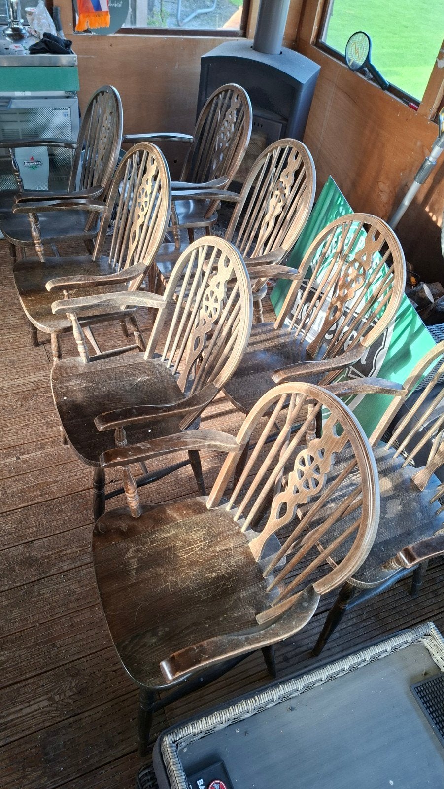 Set van 8 vintage windsor wheel back houten stoelen, Huis en Inrichting, Ophalen, Gebruikt, Bruin, Vijf, Zes of meer stoelen