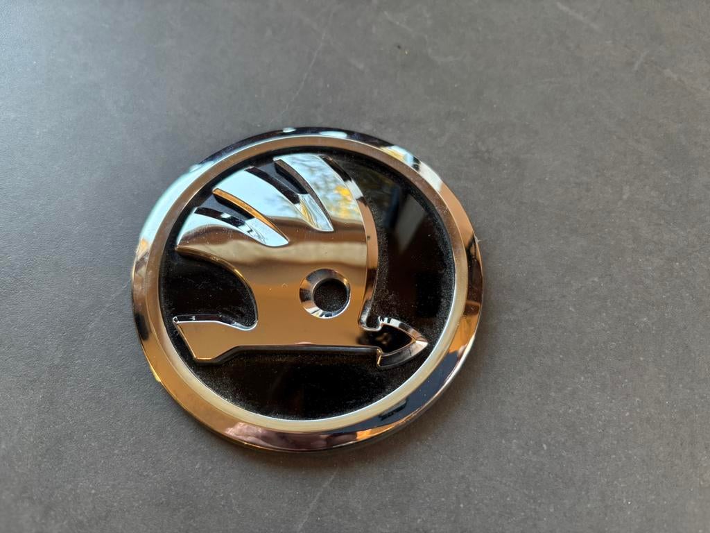SKODA LOGO EMBLEEM, Ophalen of Verzenden