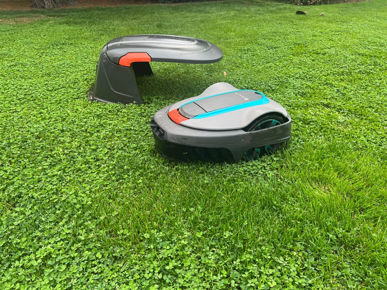 Gardena Sileno City 600 Robotmaaier - Compleet en met garage, Tuin en Terras, Ophalen, Gebruikt, Minder dan 20 cm, Bestuurbaar via app