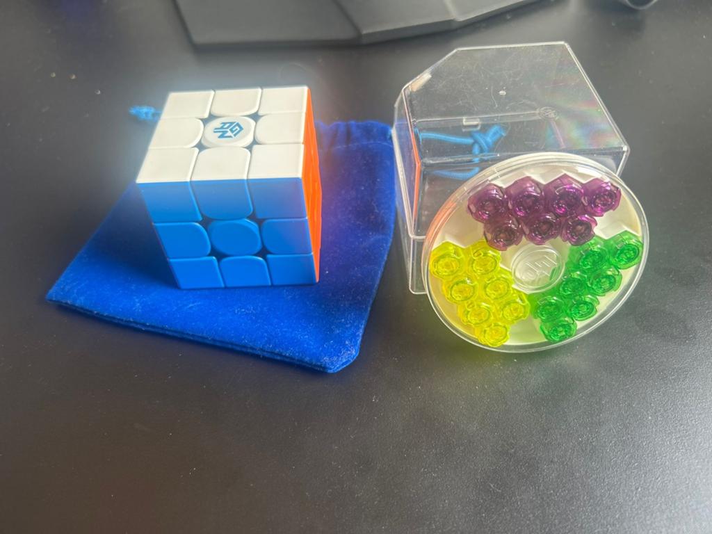 Gan 3x3 magnetische speedcube plus zakje, magneten en doosje, Ophalen of Verzenden