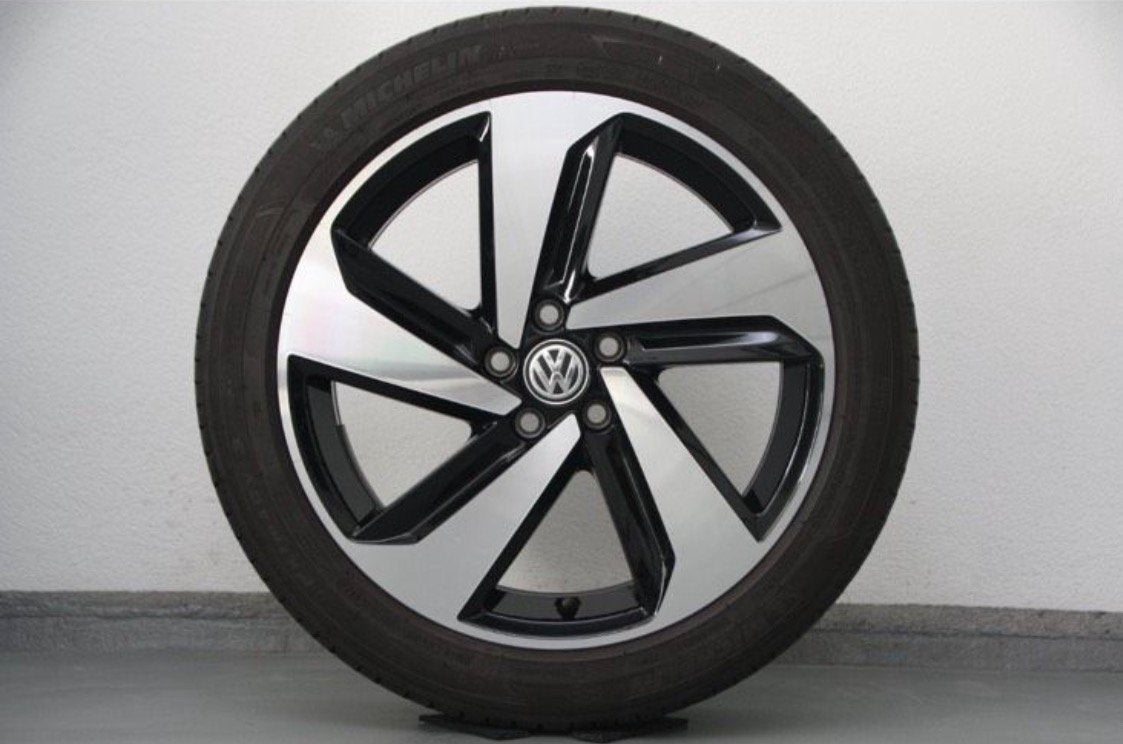 Volkswagen Polo 2G 6R GTI R-Line Velg 1losse 215 45 17 5x100