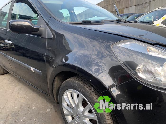 Scherm rechts-voor van een Renault Clio (NV676), Gebruikt, -, Renault, -