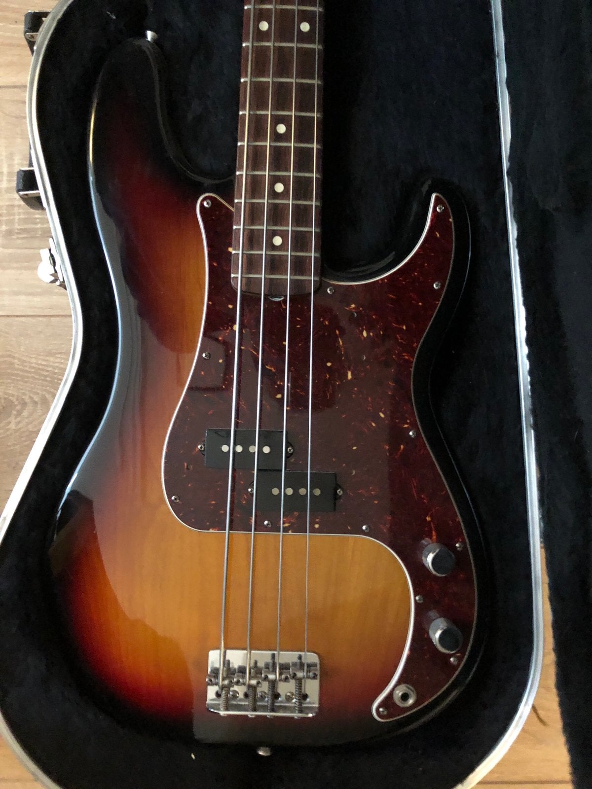 Fender Precision Bass, Ophalen