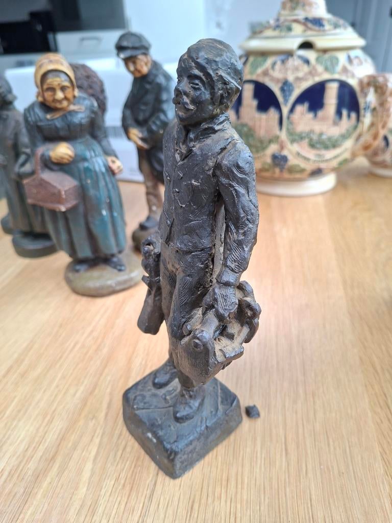 Te koop timmerman met gereedschap, Verzamelen, Beelden en Beeldjes, Ophalen of Verzenden, Gebruikt