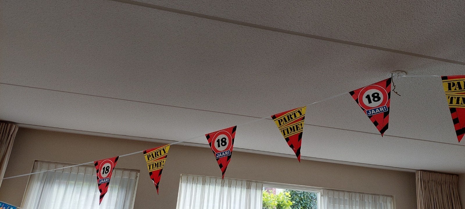 18 jaar  bord en vlaggen, Ophalen, Versiering