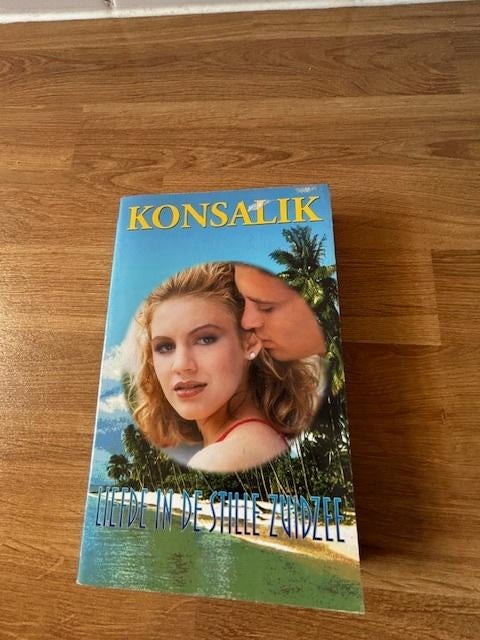 Q33-Konsalik boek Liefde in de stille Zuidzee, Boeken, Ophalen of Verzenden, Gelezen