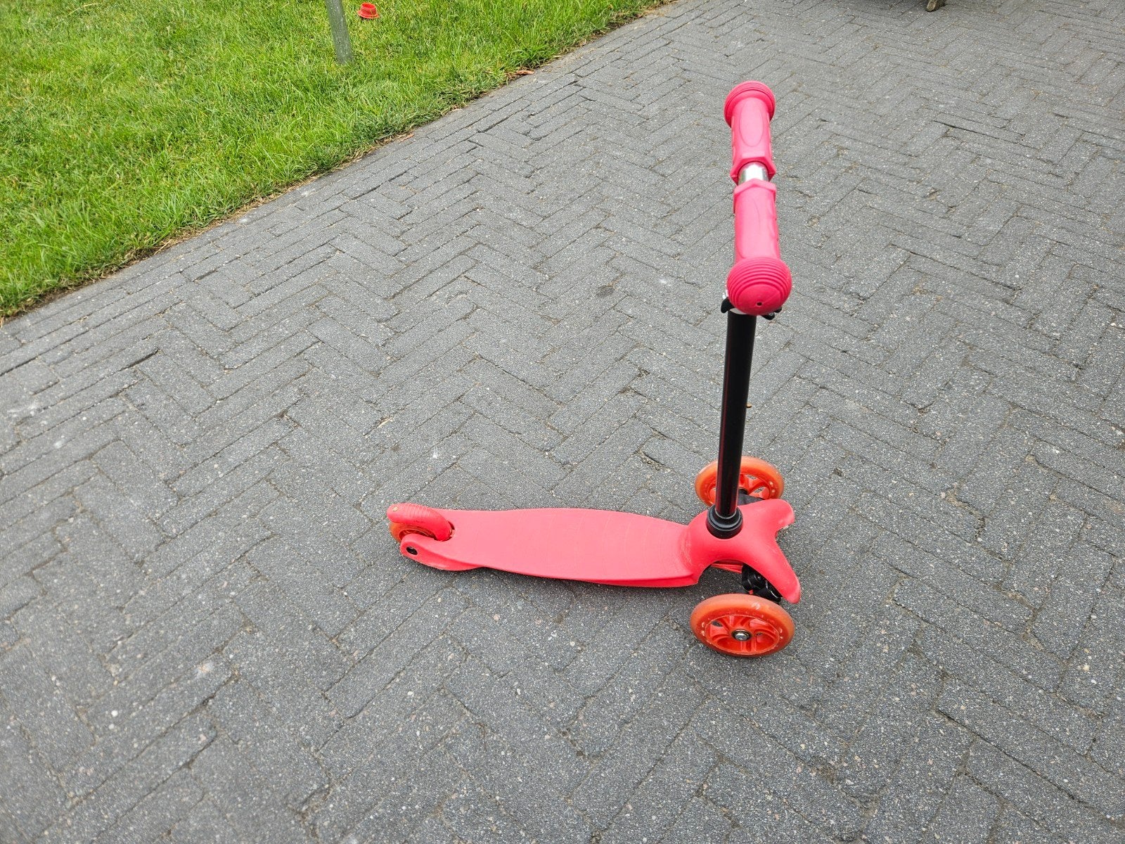 Rode kinderstep met 3 wielen, Ophalen, Gebruikt, Gewone step, Onbekend