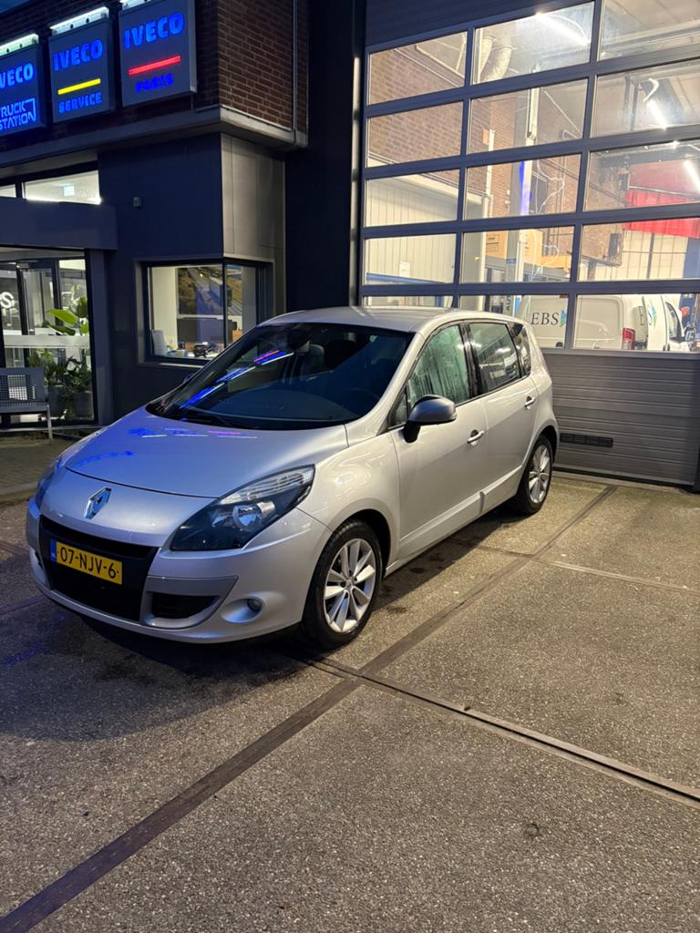 Renault Scénic 1.6 16V Celsium 81KW 2010 Grijs, Auto's, Renault, Voorwielaandrijving, Stof, 1295 kg, 4 cilinders