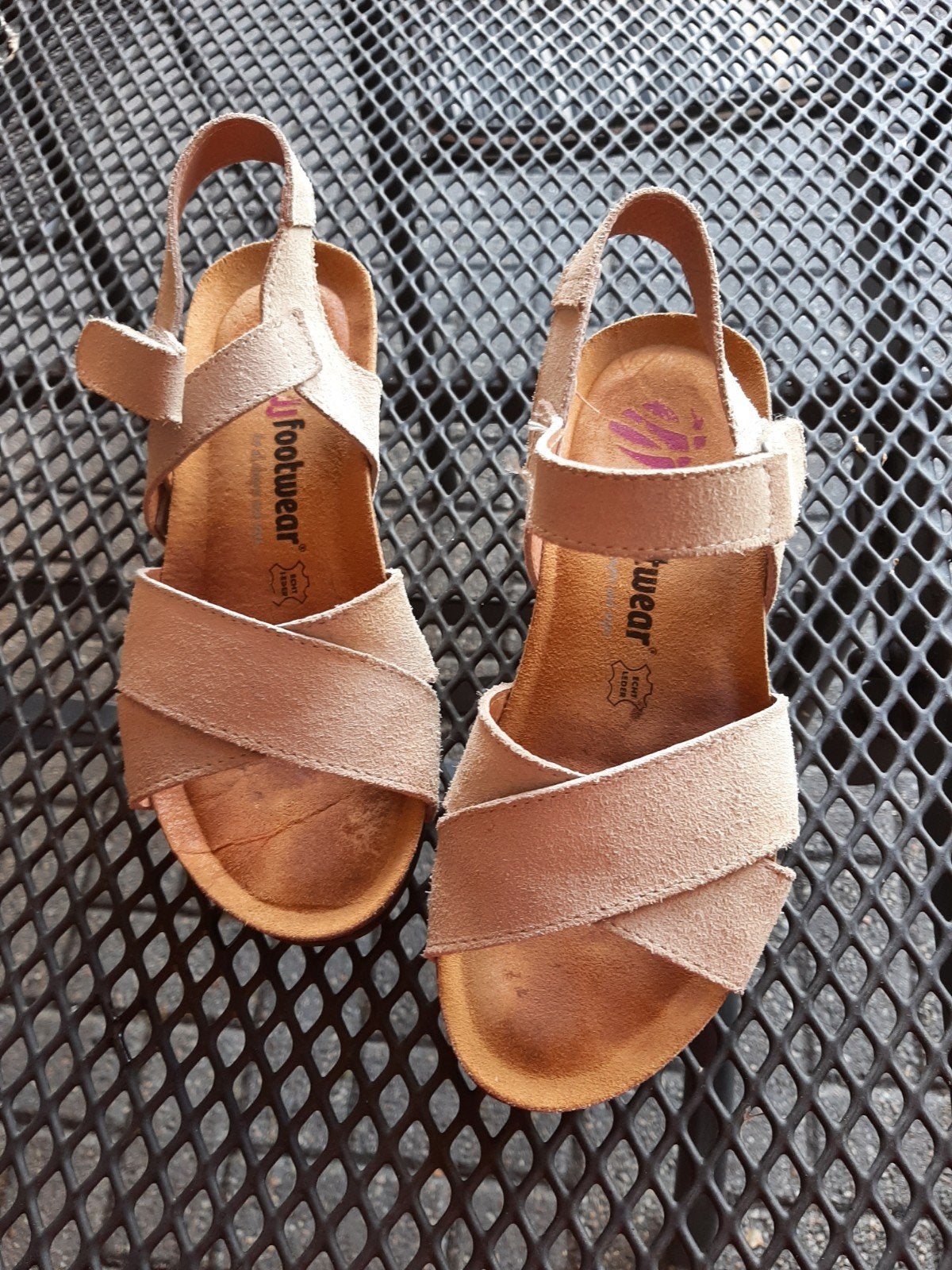 Comfortabele sandalen van JJ Footwear 37, Kleding | Dames, Schoenen, JJ Footwear, Beige, Gedragen, Sandalen of Muiltjes