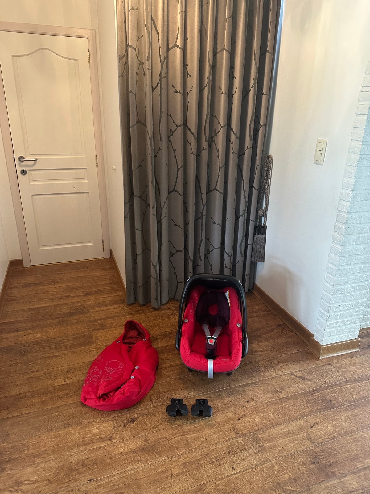 Maxi cosi pebble met verkleiner voetenzak en adapters, Kinderen en Baby's, Autostoeltjes, Ophalen, Autogordel, Zo goed als nieuw